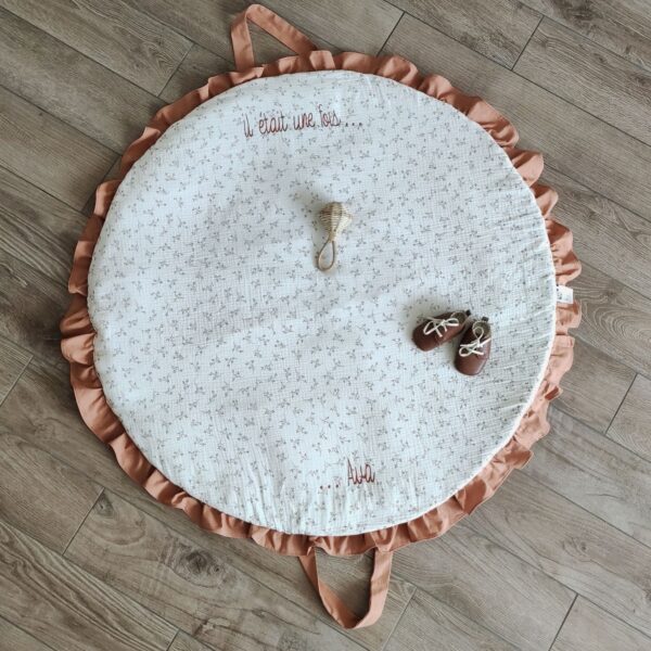 tapis d'éveil double gaze, de petits fils et de coton
