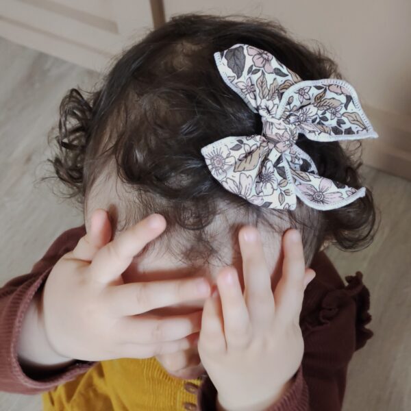 barrette nœud à fleurs, taille adulte et enfant, différents coloris et attaches, de petits fils et de coton