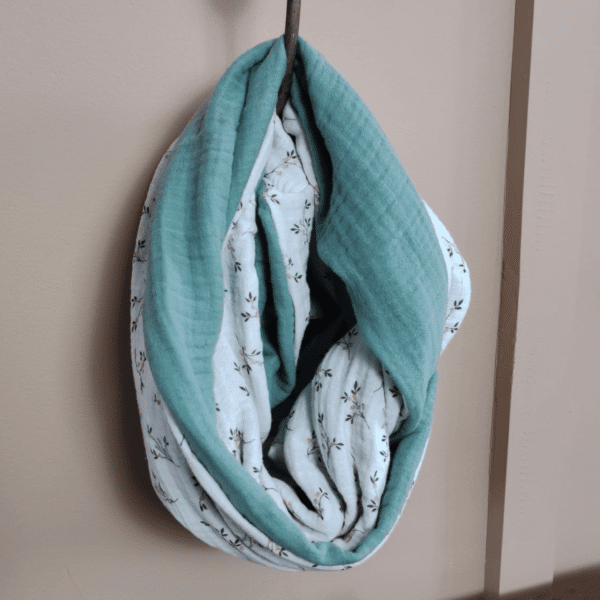écharpe d'allaitement brodée en gaze de coton fleurie, de petits fils et de coton