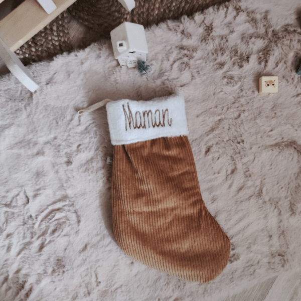 La botte de Noël en Velours marron clair, beige et fourrure blanche, de petits fils et de coton