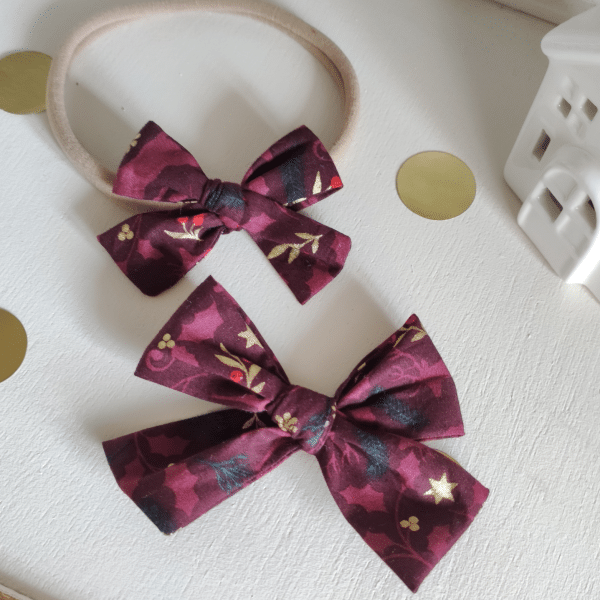 barrette noeud noel avec des motifs de rennes sur fond violine, pour enfant et adulte, de petits fils et de coton