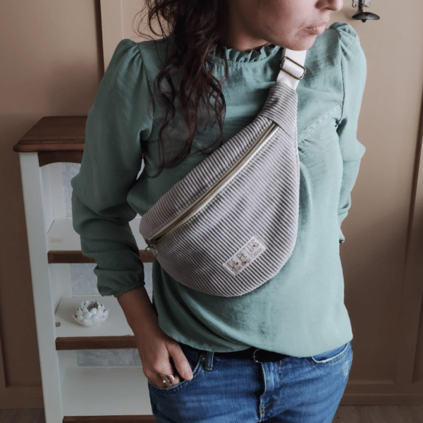 sac banane en velours côtelé beige pour femme