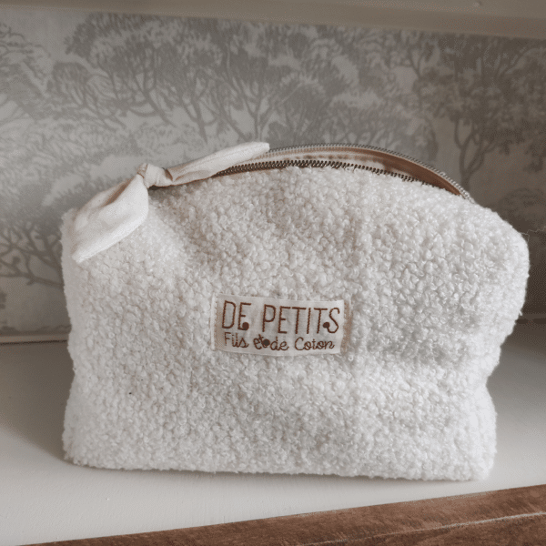 trousse de toilette personnalisée moumoute écrues
