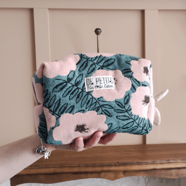 trousse de toilette fleurie, en tissu jacquard recyclé, collection de printemps, de petits fils et de coton