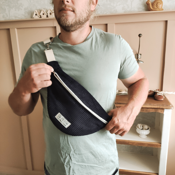 sac banane homme velours côtelé noir personnalisable, de petits fils et de coton