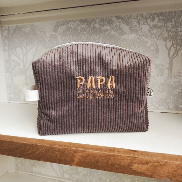 la trousse de toilette homme personnalisée en velours côtelé marron, brodée papa d'amour, cadeau pour la fête des pères ou un anniversaire, de petits fils et de coton