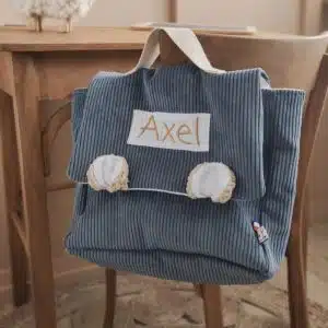 cartable maternelle personnalisé bleu foncé et cahier d'école , de petits fils et de coton